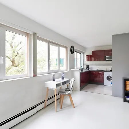Bright Studio 10 Min Away From Paris And La Defense - Welkeys